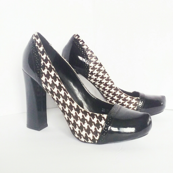 Tahari Shoes - NWOT TAHARI Hounds Tooth Patent Leather Heels